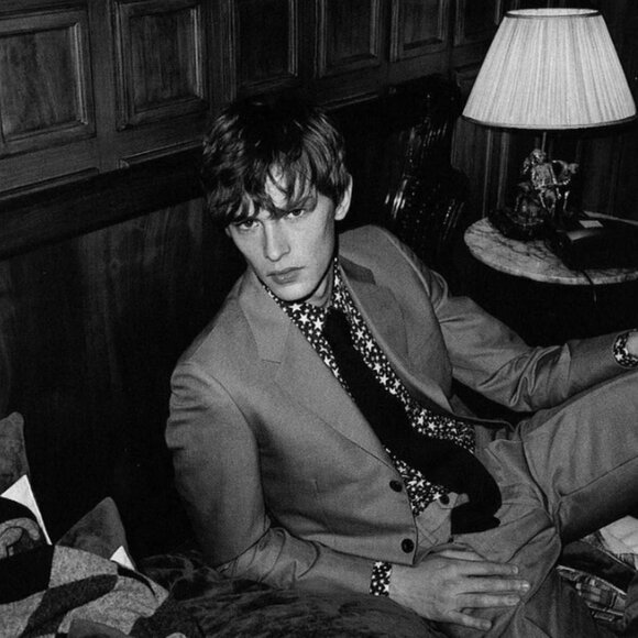 Meet your Posher, Carlos - Picture 1 of 1